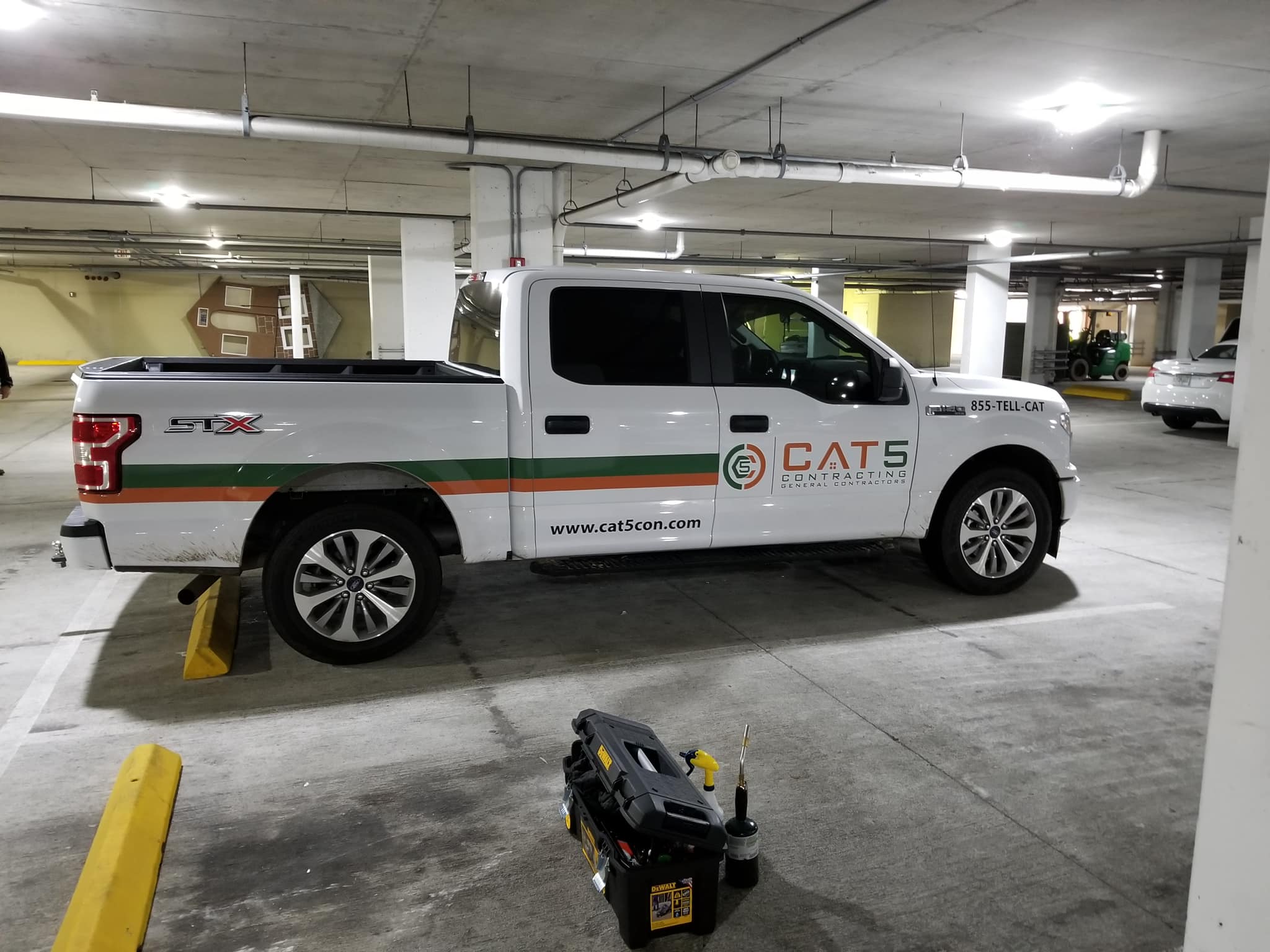 Gallery image 1 for Fleet Graphics - Cat 5 Contracting